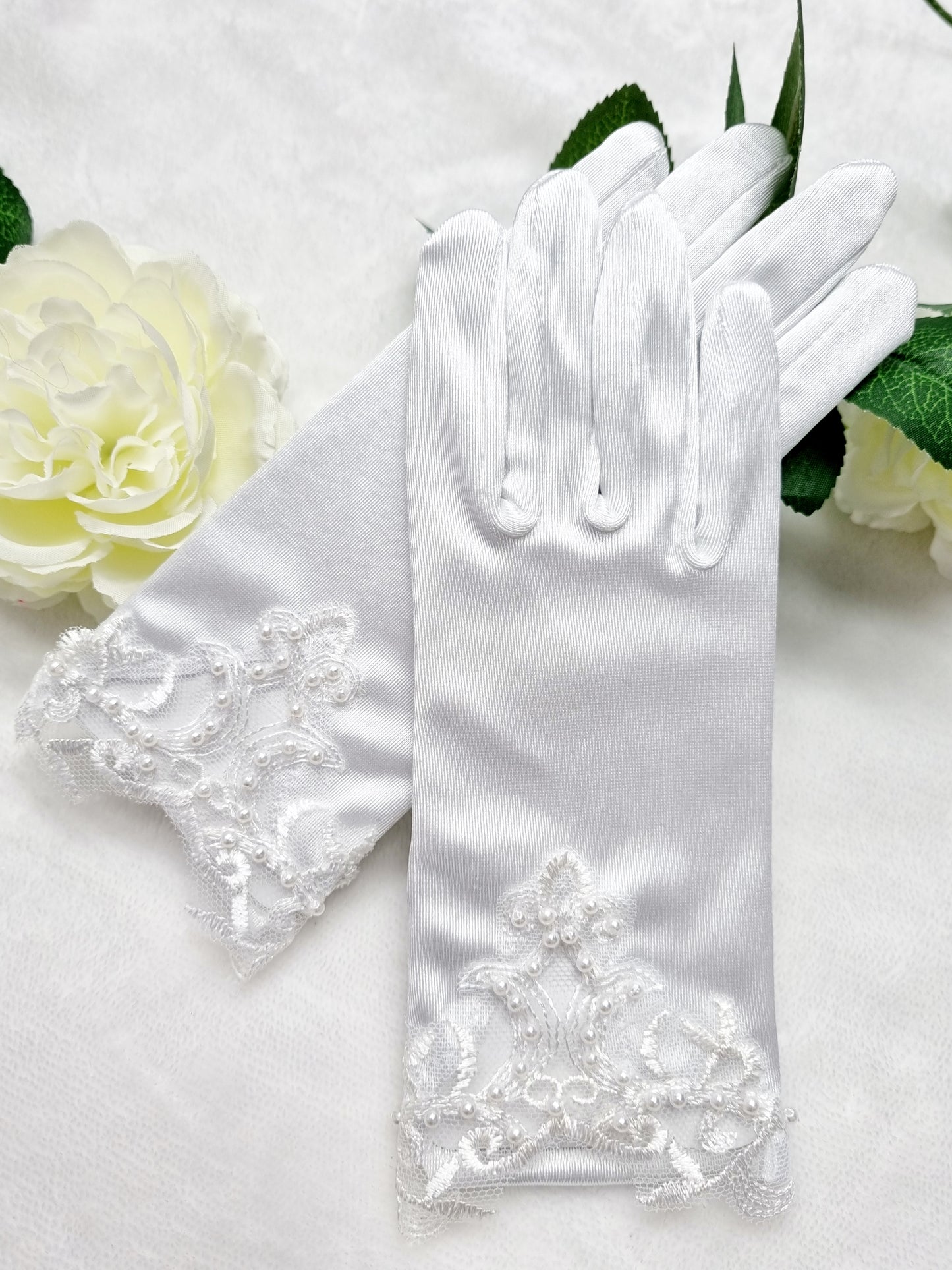 SALE LAST ONE Pearl Communion Gloves