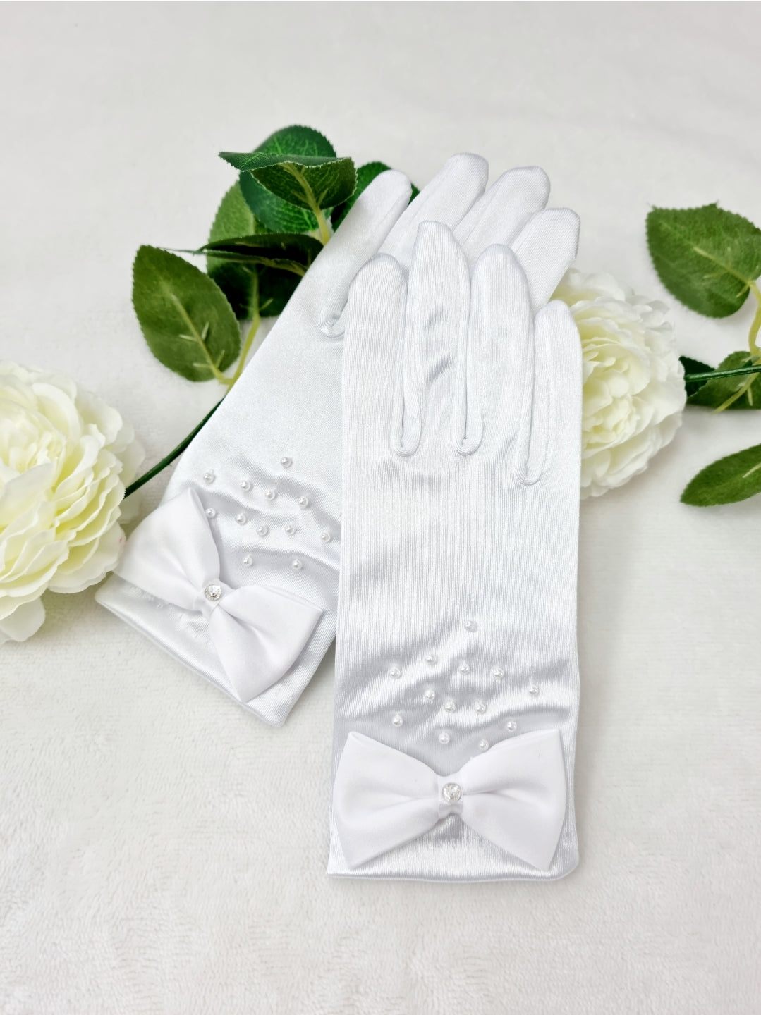 Bow & Pearl Communion Gloves